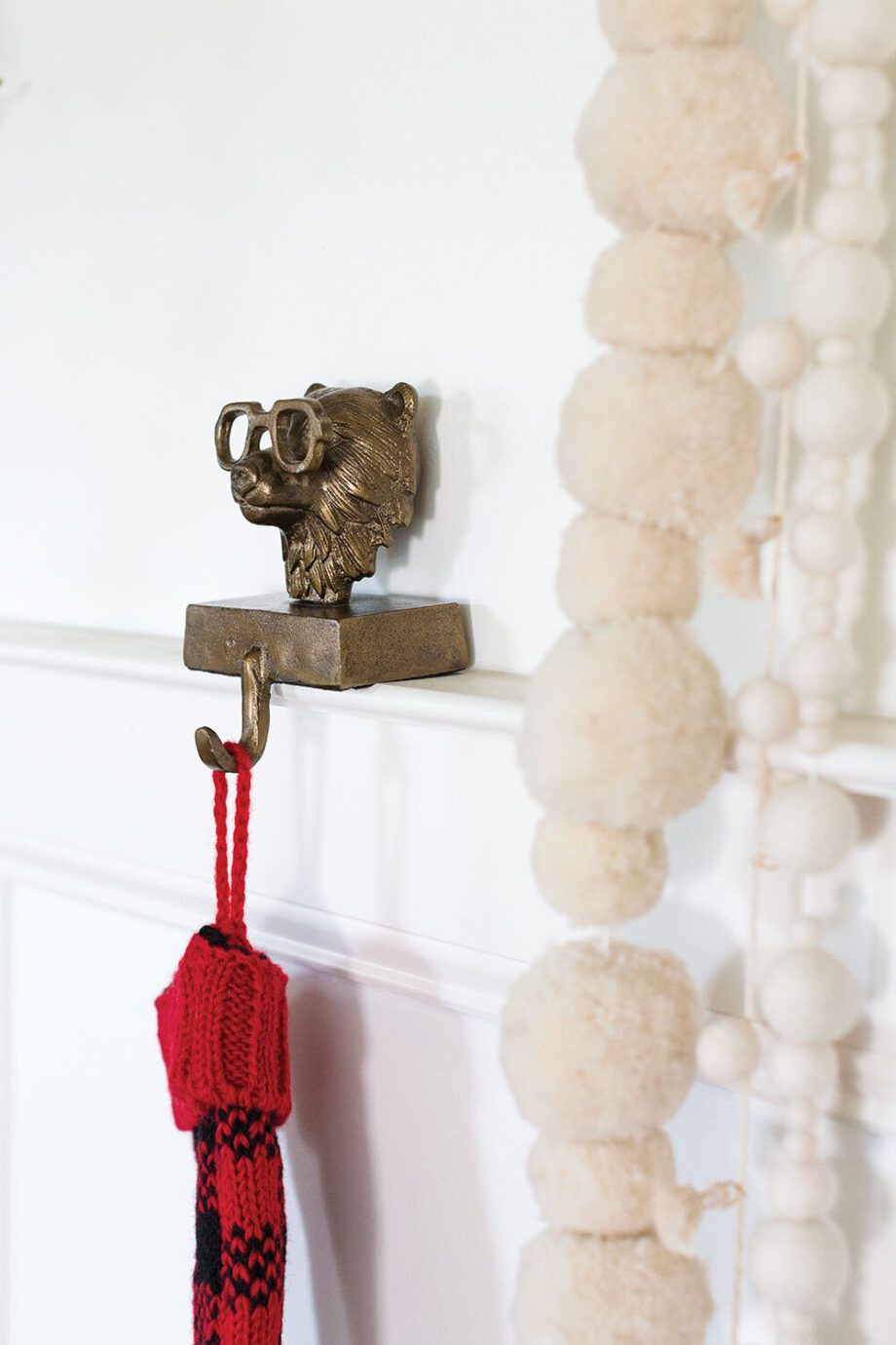 E+E BEATRICE Stocking Holder 75244.00