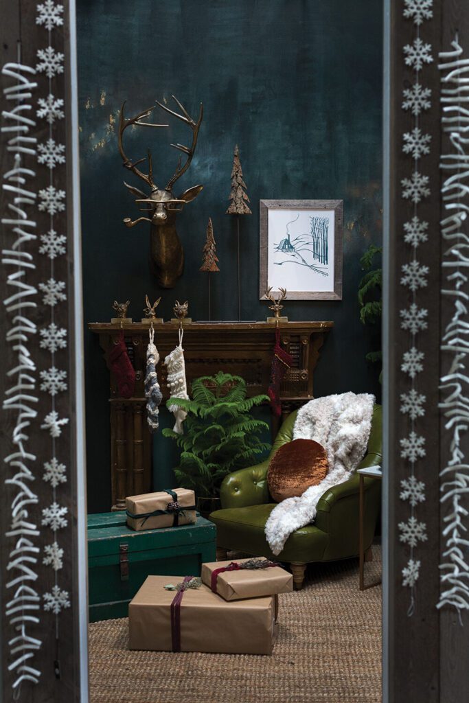 E+E Frankie Wall Mount 75103-00