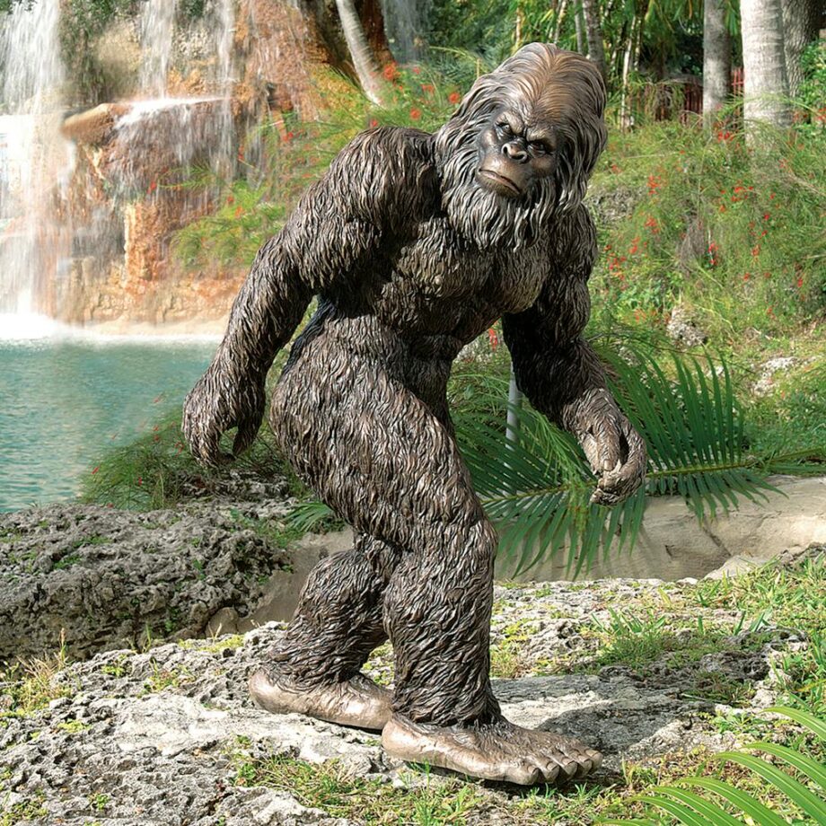 Bigfoot the Garden Yeti Statue: Large DB383049