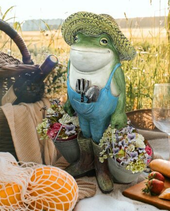 Buckets the Garden Frog Planter Statue HF300718