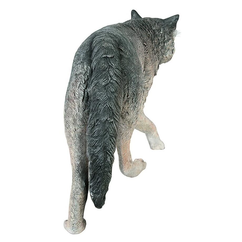 Call of the Wild: Growling Gray Wolf Statue