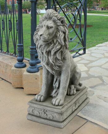 Fouquet Royal Palace Sentinel Lion Statue: Each LY88278