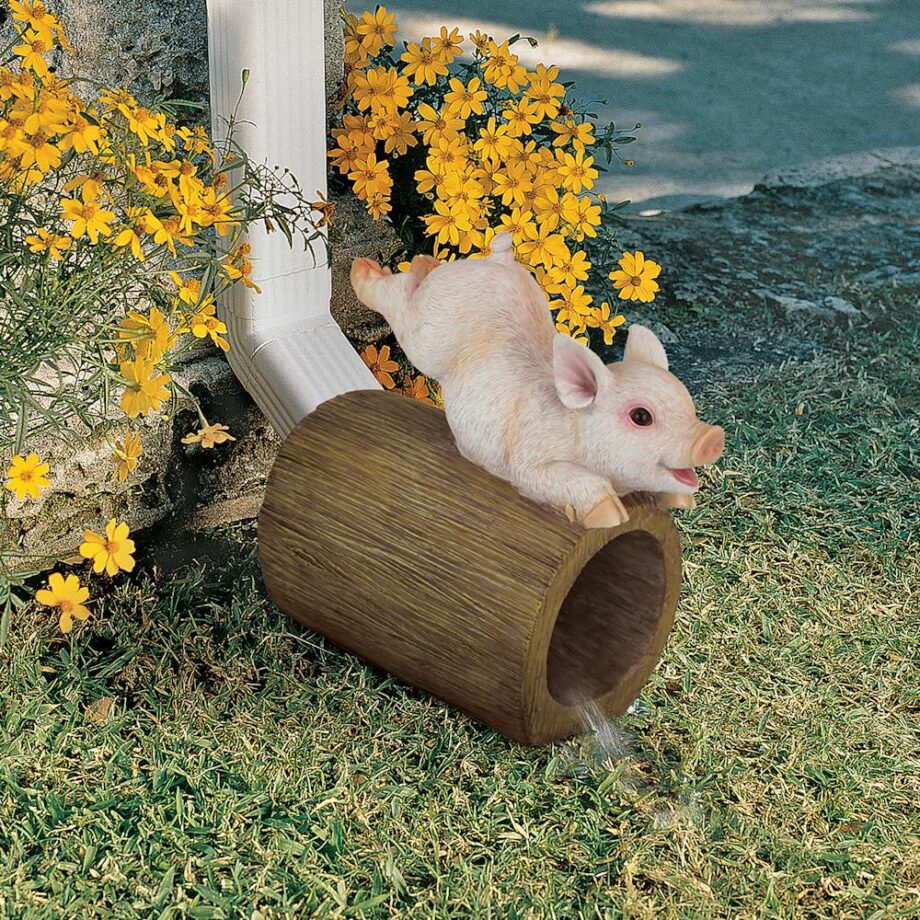 Hog Wild Pouncing Pig Gutter Guardian Downspout Statue QM2868900