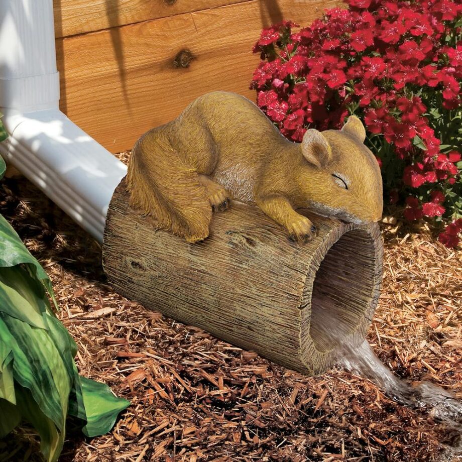 Jolly the Squirrel Gutter Guardian Downspout Statue QM13073