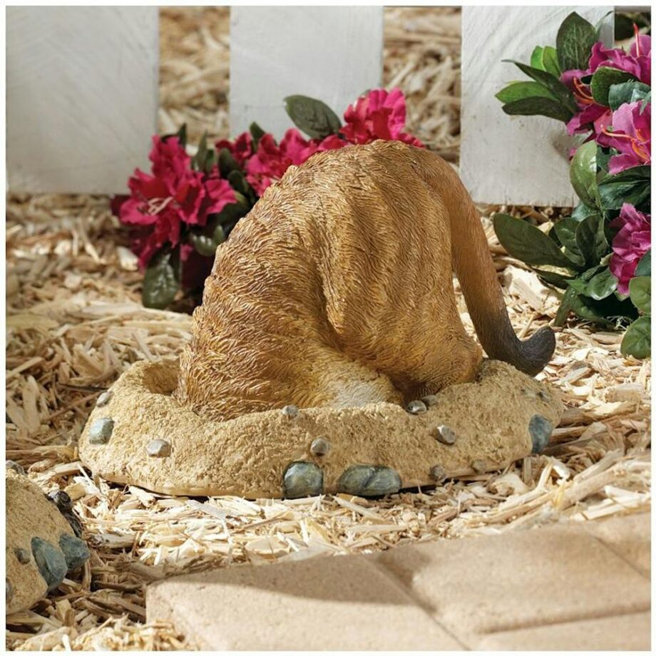 Kalahari Meerkat Statue: Into Hole