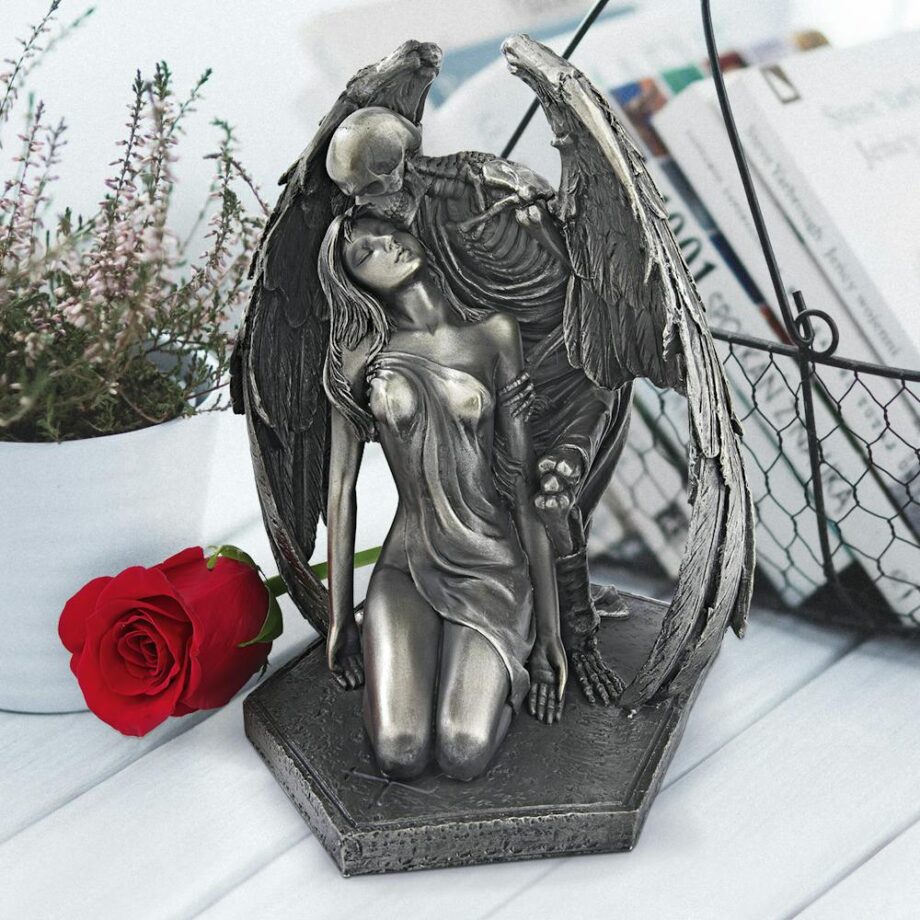 Kiss of Death Winged Skeleton Statue CL6093