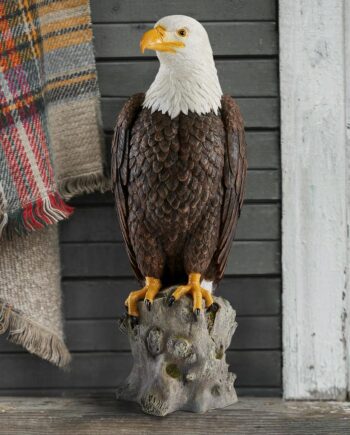 Majestic Mountain Eagle Garden Statue QM2810400