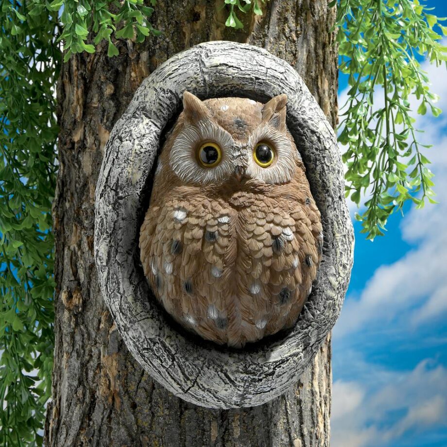 Octavius Knothole Owl Tree Sculpture: Each QM2734400